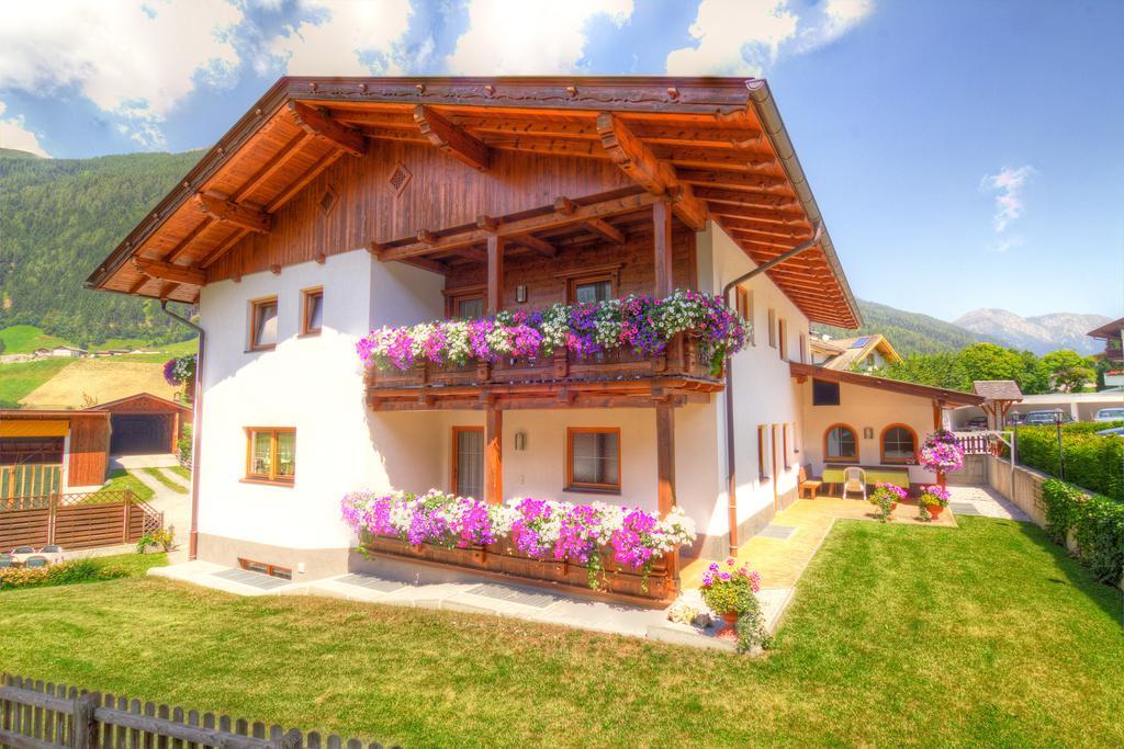 Haus Elisabeth Bed & Breakfast Нойщифт им Щубайтал Екстериор снимка